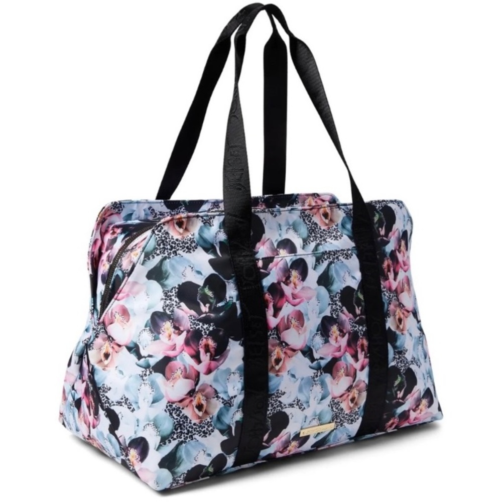 BETSEY JOHNSON. Leo/Blk XORUBY.‎ Beautiful floral Overnight bag.